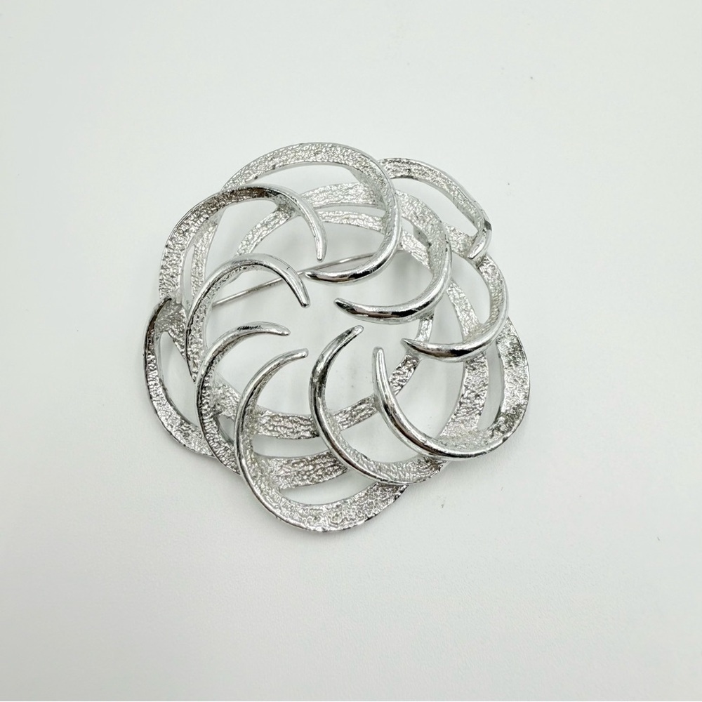 Vintage Sarah Coventry Textured Round Dome Swirl Silver tone Swirl Brooch Pin